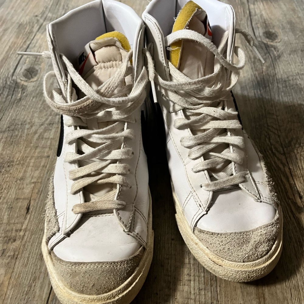 Nike Blazers - Picture 4 of 7